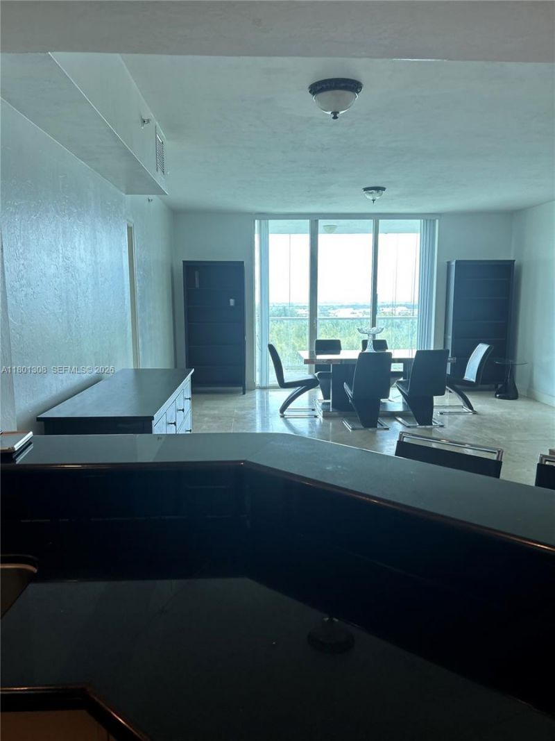 14951 Royal Oaks Ln, Unit 1804, North Miami, FL 33181 Photo