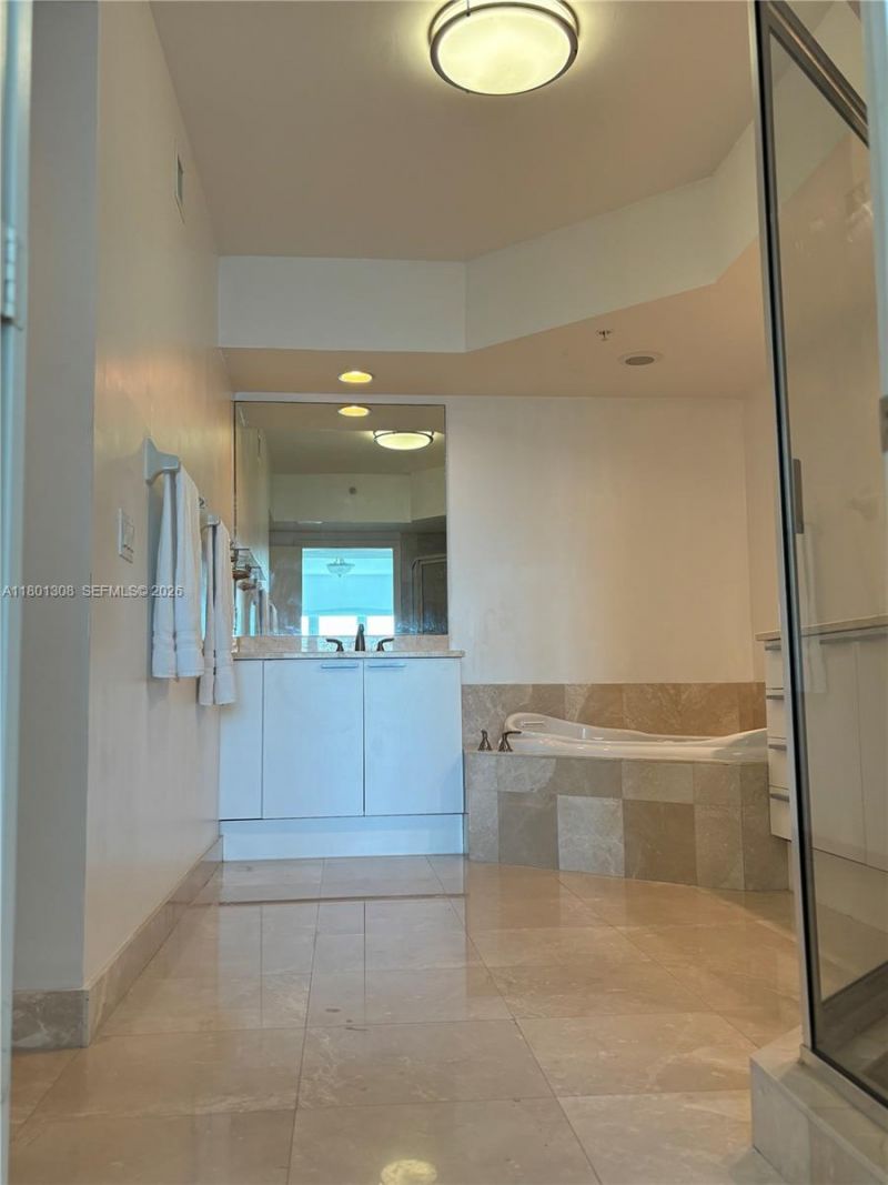 14951 Royal Oaks Ln, Unit 1804, North Miami, FL 33181 Photo