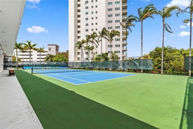 14951 Royal Oaks Ln, Unit 1804, North Miami, FL 33181 Photo