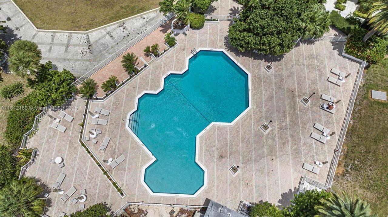 11111 Biscayne Blvd, Unit 8C, Miami, FL 33181 Photo