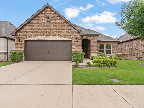 2802 Esplanade Boulevard, Unit 5802, Mansfield, TX 76063