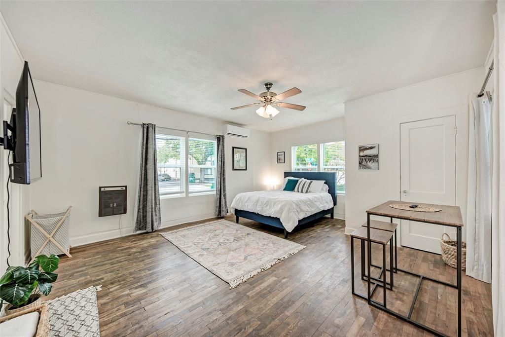 915 W 21st St, Unit 2, Austin, TX 78705 Main Photo
