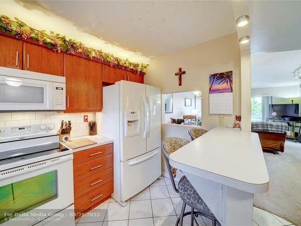 9440 Sunrise Lakes Blvd, Unit 312, Sunrise, FL 33322