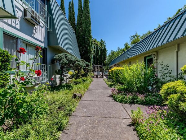 349 W Pine Street, Central Point, OR 97502