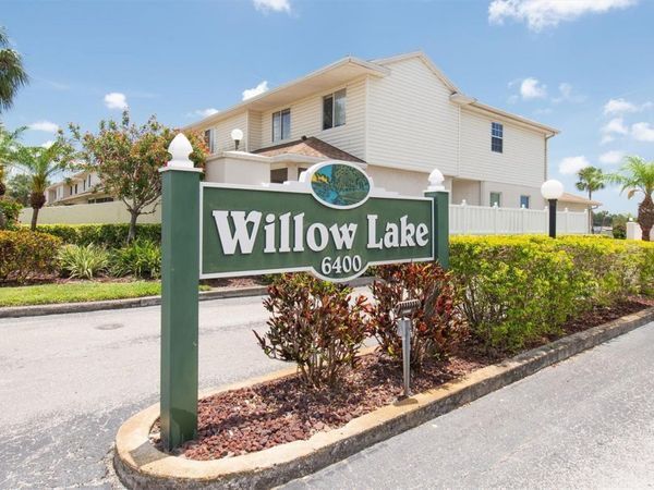 6400 46TH AVENUE N, Unit 203, KENNETH CITY, FL 33709