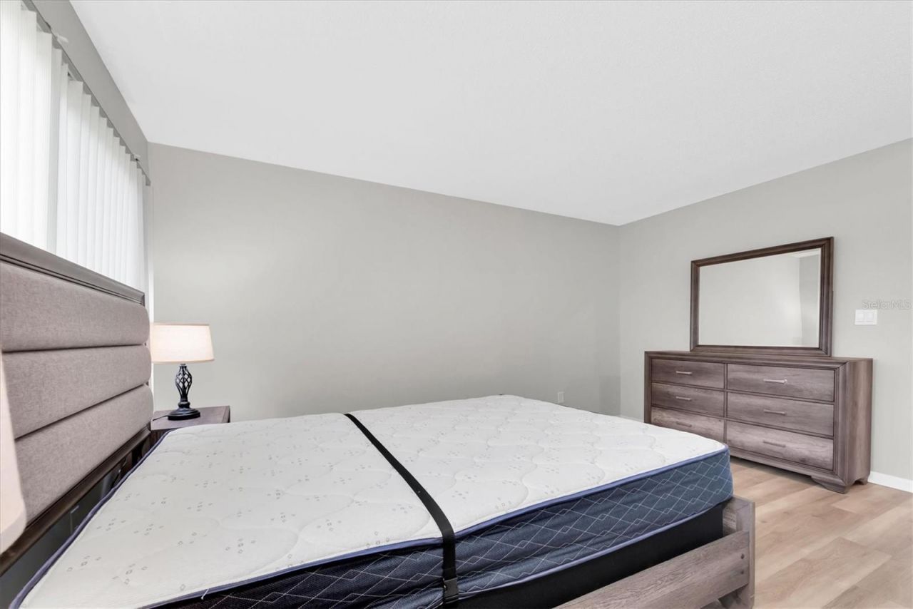 6400 46th Avenue N, Unit 203, Kenneth City, FL 33709 Photo