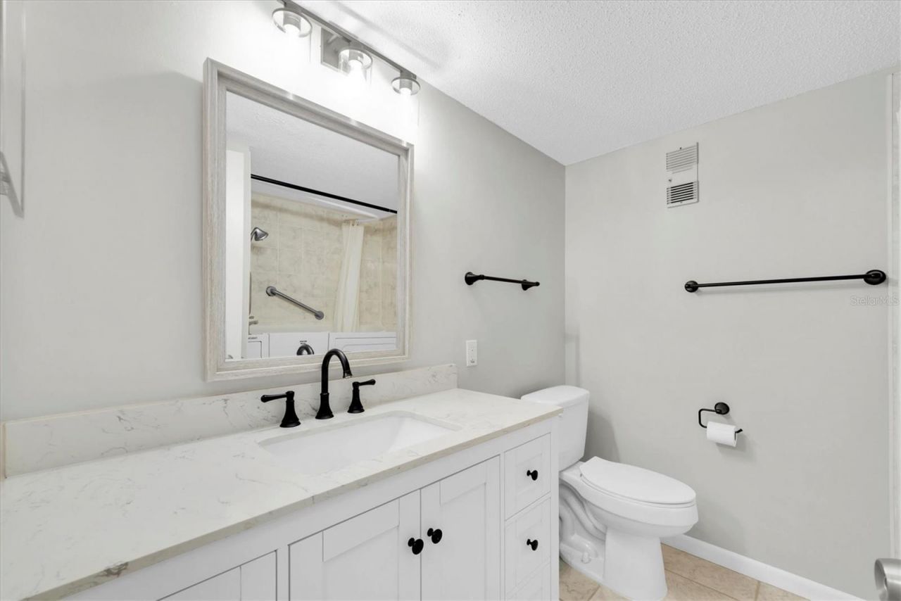 6400 46th Avenue N, Unit 203, Kenneth City, FL 33709 Photo