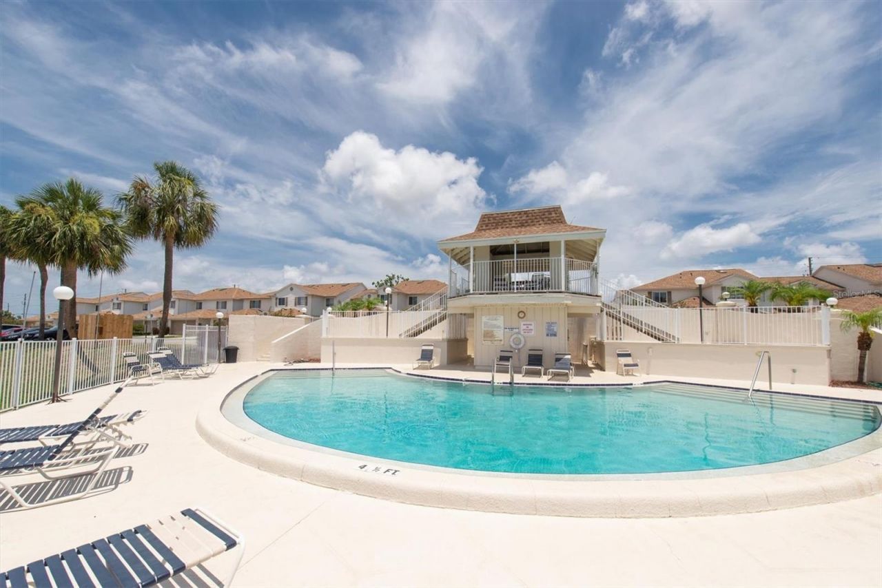 6400 46th Avenue N, Unit 203, Kenneth City, FL 33709 Photo