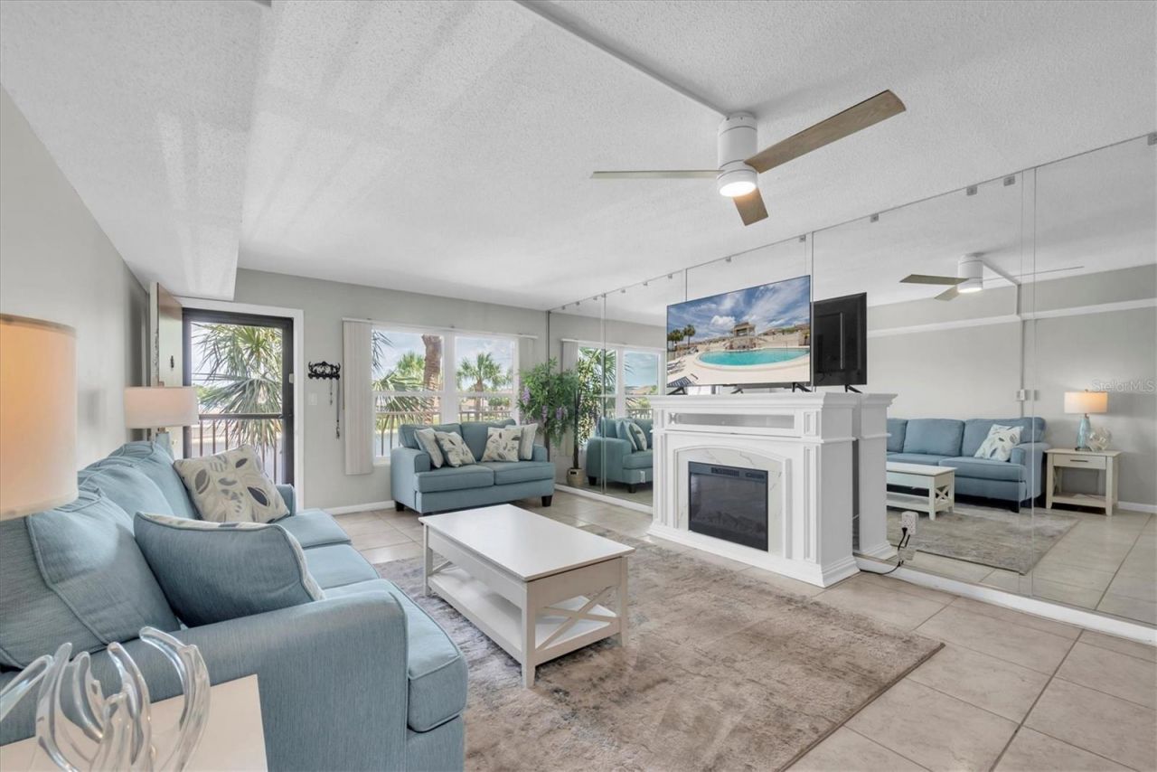 6400 46th Avenue N, Unit 203, Kenneth City, FL 33709 Photo