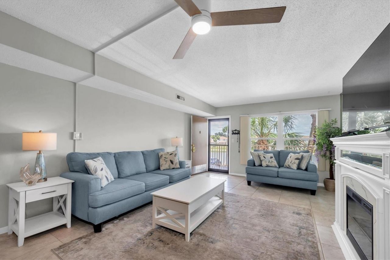 6400 46th Avenue N, Unit 203, Kenneth City, FL 33709 Photo