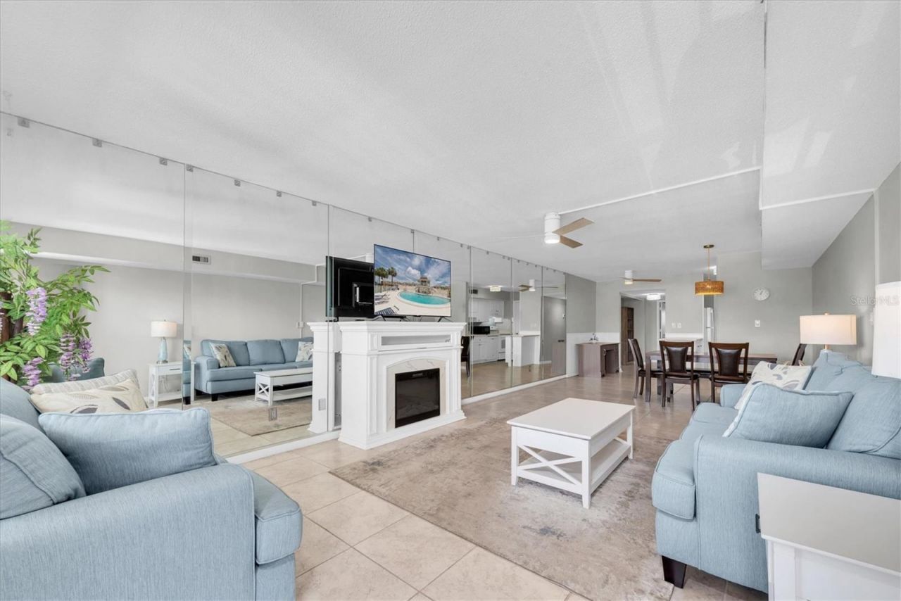 6400 46th Avenue N, Unit 203, Kenneth City, FL 33709 Photo