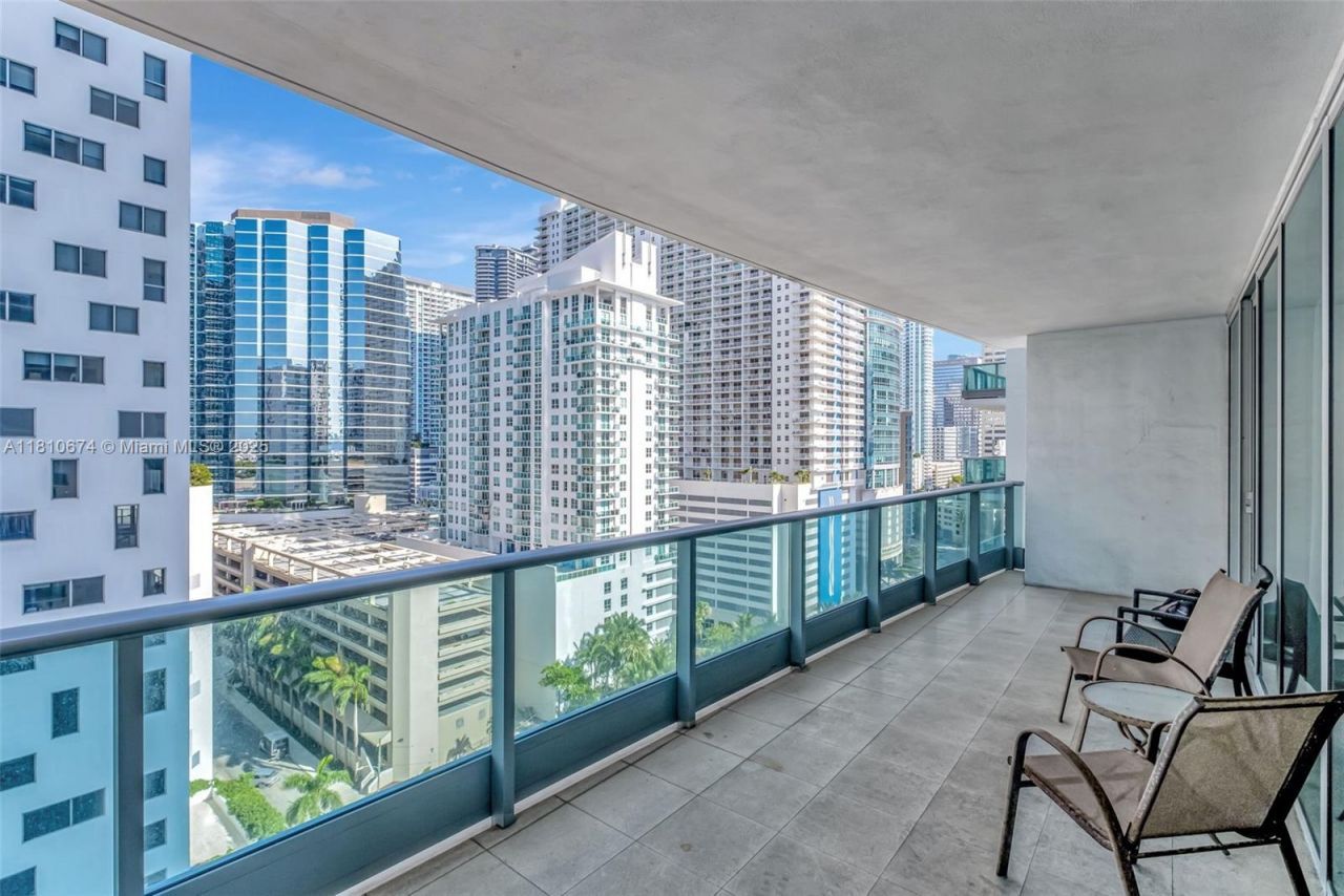 1331 Brickell Bay Dr, Unit 1504, Miami, FL 33131 Photo