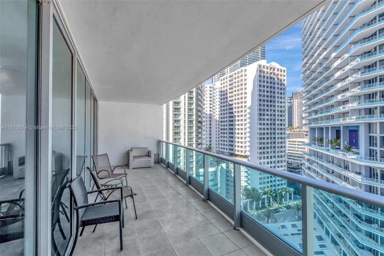 1331 Brickell Bay Dr, Unit 1504, Miami, FL 33131 Photo
