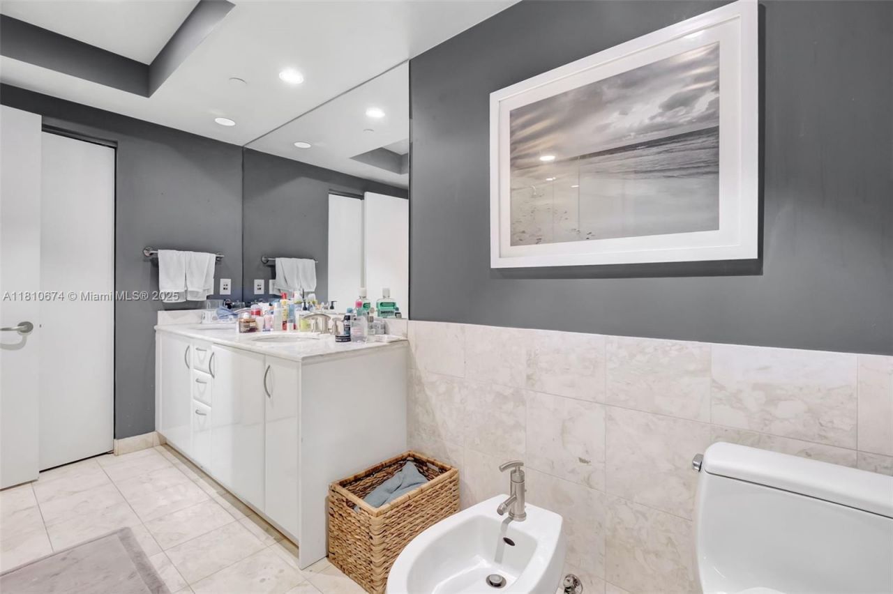 1331 Brickell Bay Dr, Unit 1504, Miami, FL 33131 Photo