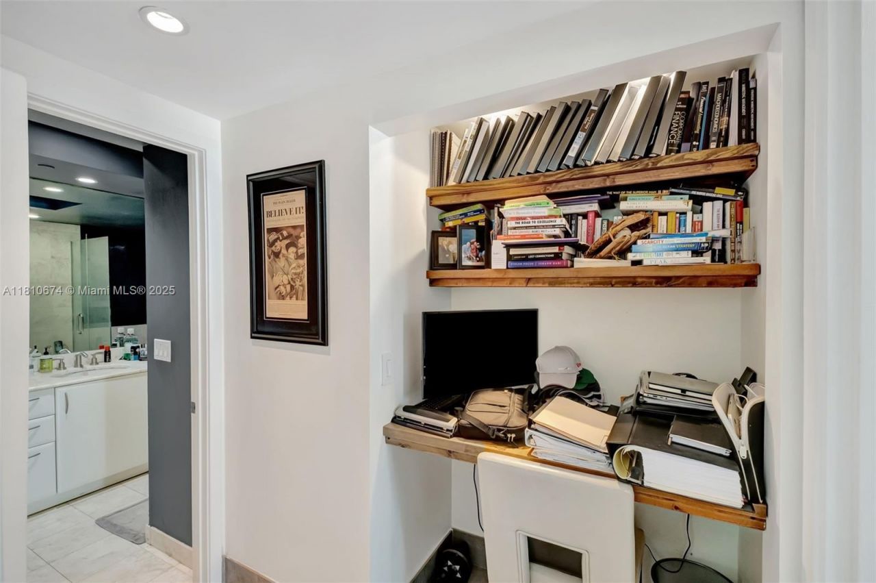 1331 Brickell Bay Dr, Unit 1504, Miami, FL 33131 Photo