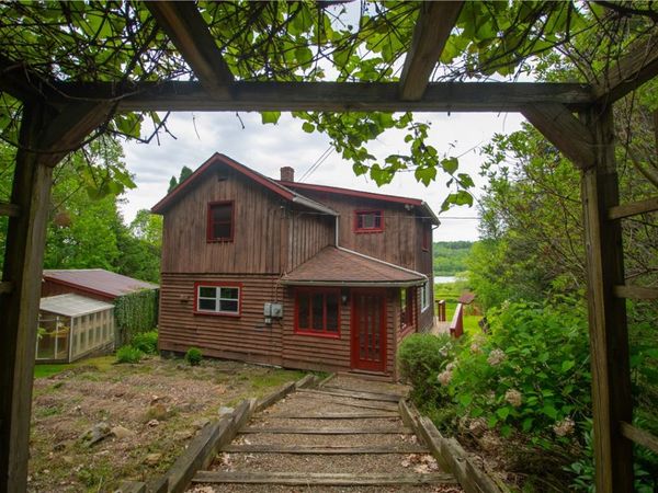 55 Elm Street Ext, Stoneboro, PA 16053