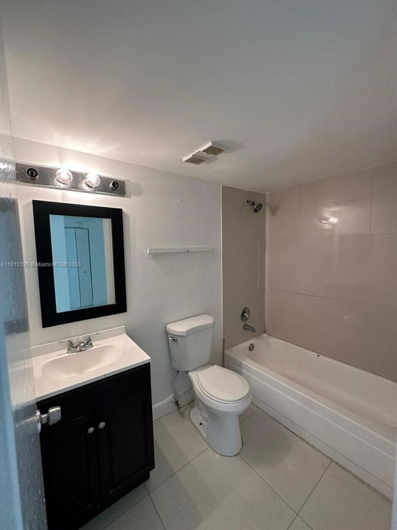 850 N Miami Ave, Unit W-609, Miami, FL 33136 Photo