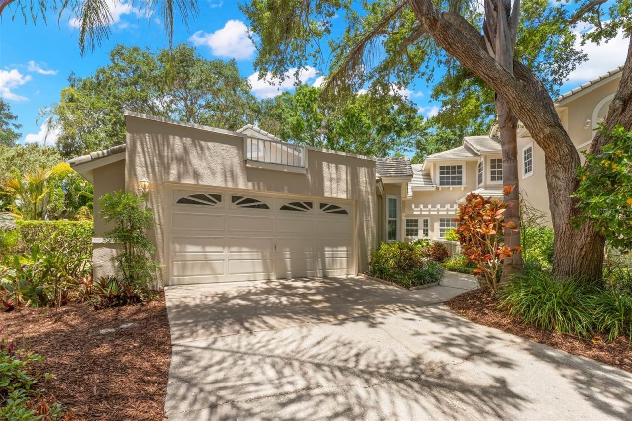 5102 White Pine Circle Ne, Saint Petersburg, FL 33703 Photo