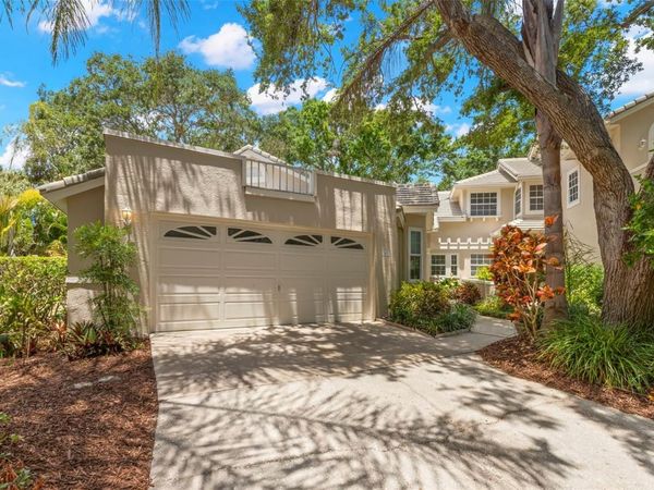 5102 WHITE PINE CIRCLE NE, ST PETERSBURG, FL 33703