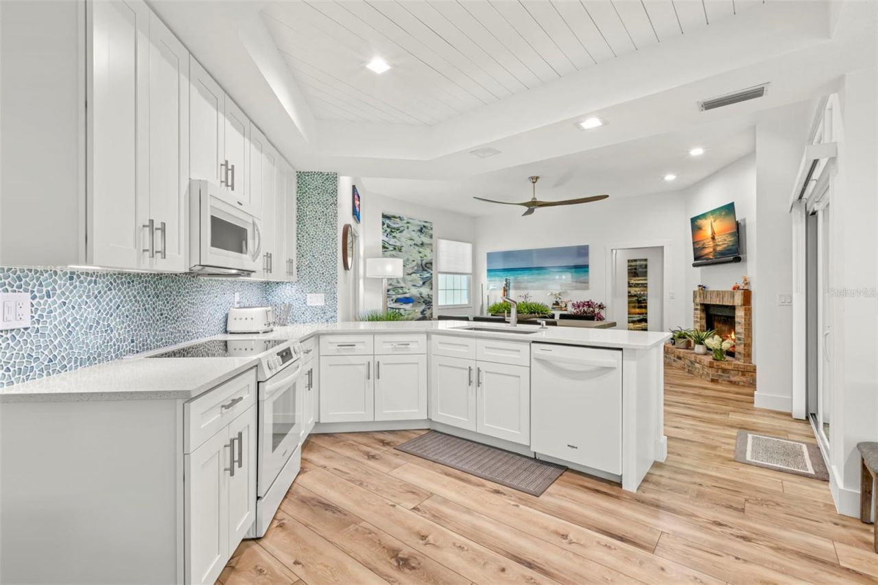 5102 White Pine Circle Ne, Saint Petersburg, FL 33703 Photo