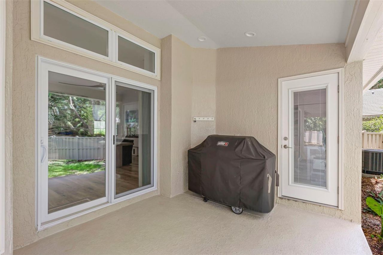 5102 White Pine Circle Ne, Saint Petersburg, FL 33703 Photo