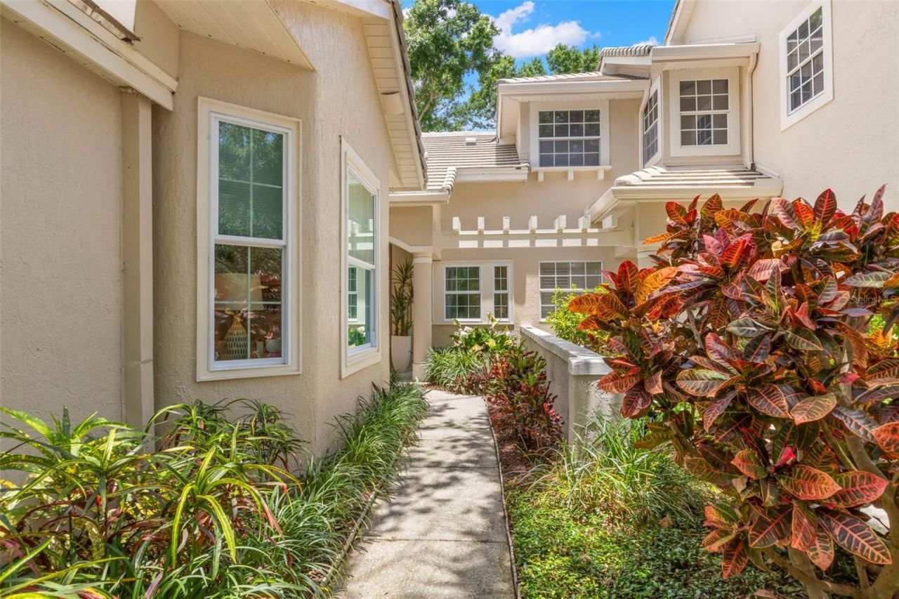 5102 White Pine Circle Ne, Saint Petersburg, FL 33703 Photo