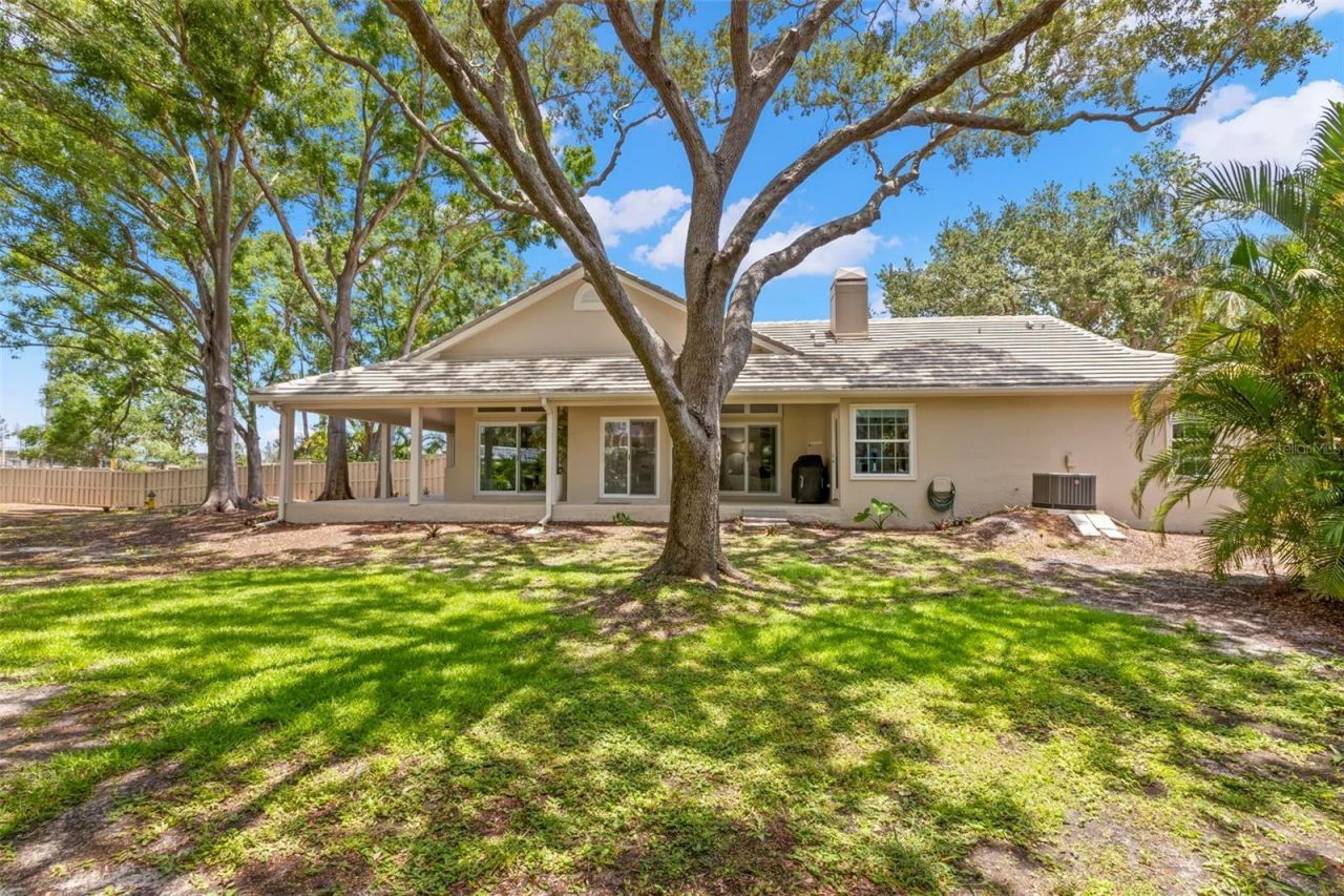 5102 White Pine Circle Ne, Saint Petersburg, FL 33703 Photo