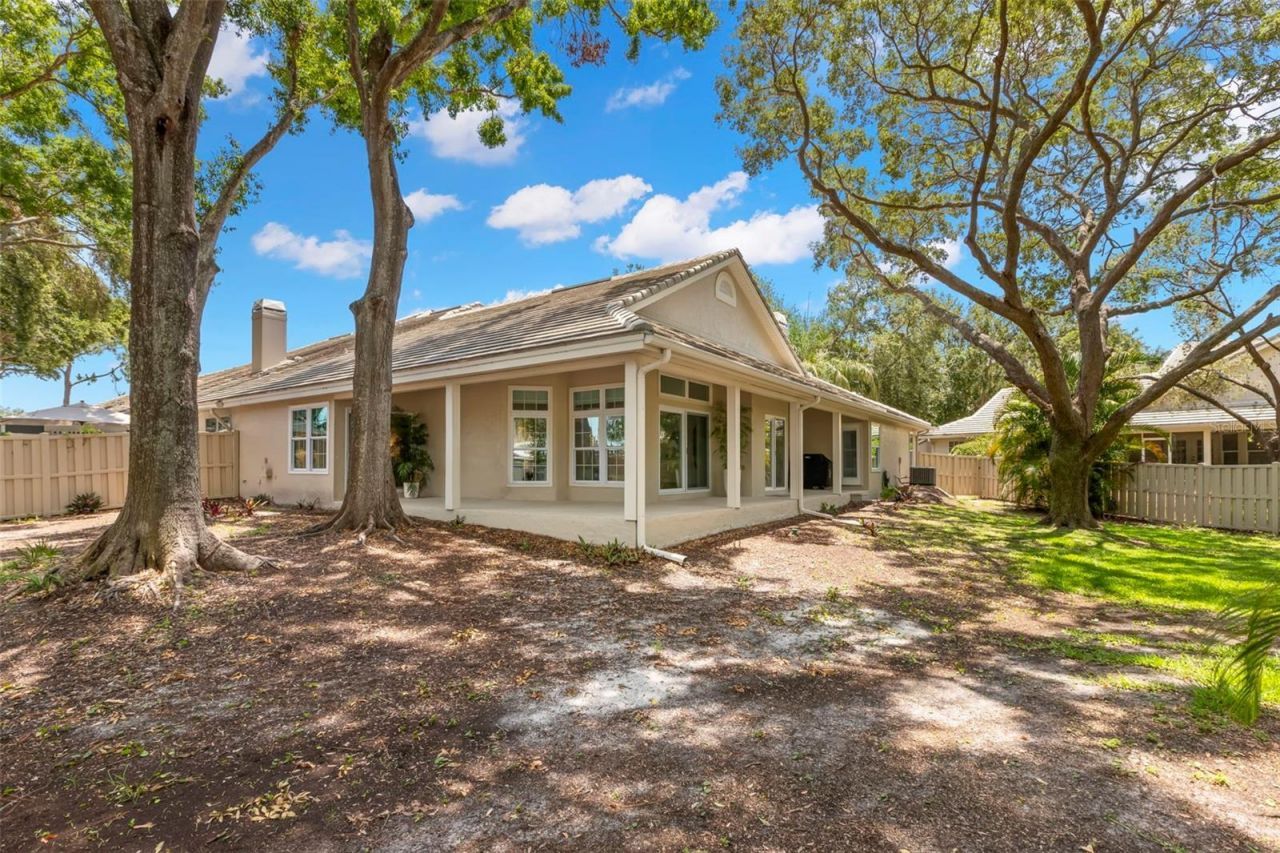 5102 White Pine Circle Ne, Saint Petersburg, FL 33703 Photo