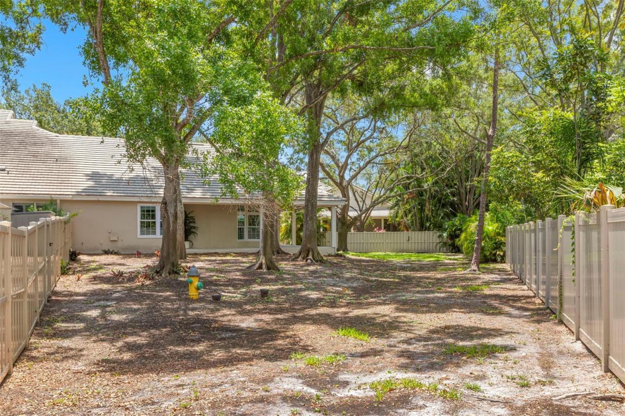 5102 White Pine Circle Ne, Saint Petersburg, FL 33703 Photo