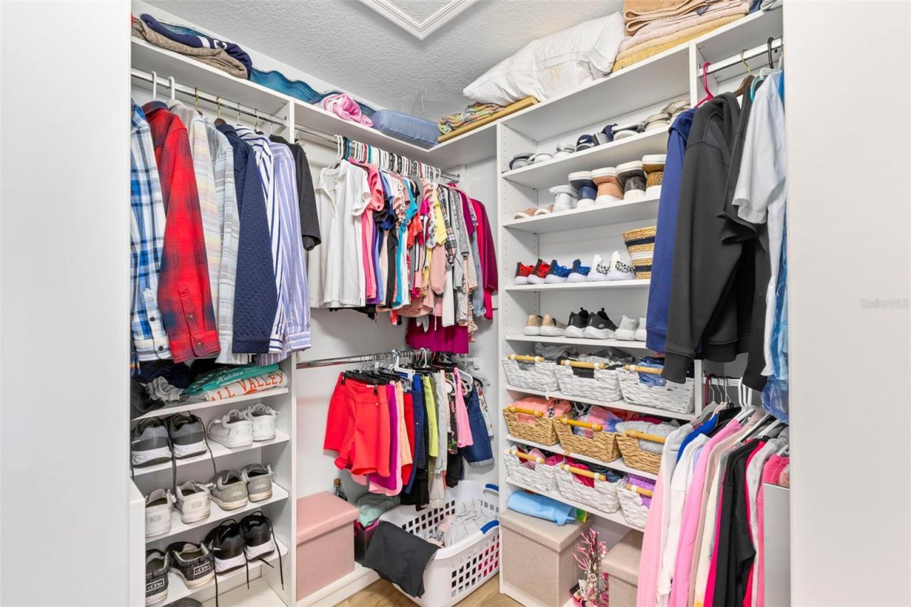 5102 White Pine Circle Ne, Saint Petersburg, FL 33703 Photo