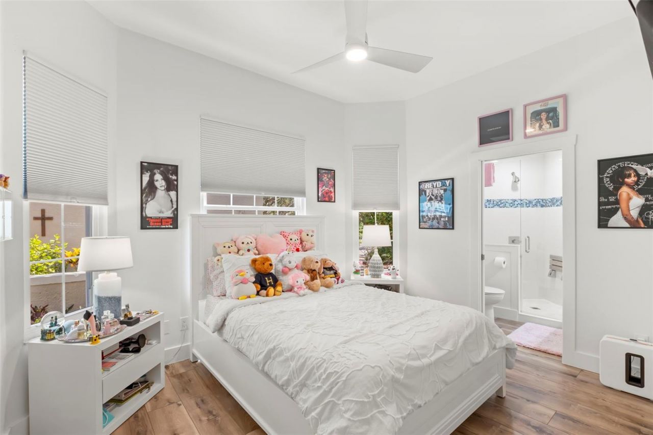 5102 White Pine Circle Ne, Saint Petersburg, FL 33703 Photo