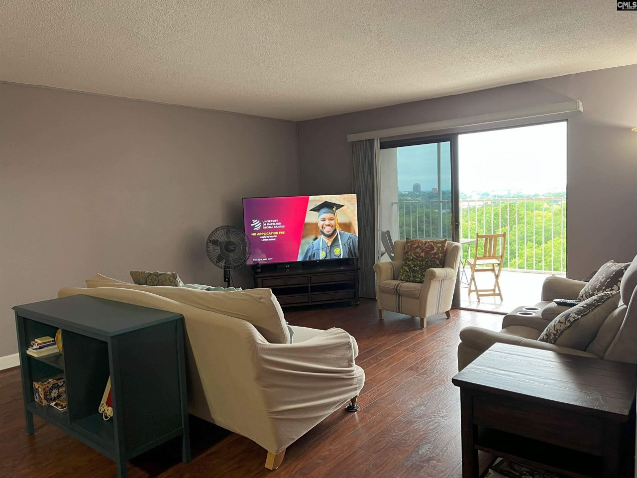 1825 St. Julian Place Photo 14