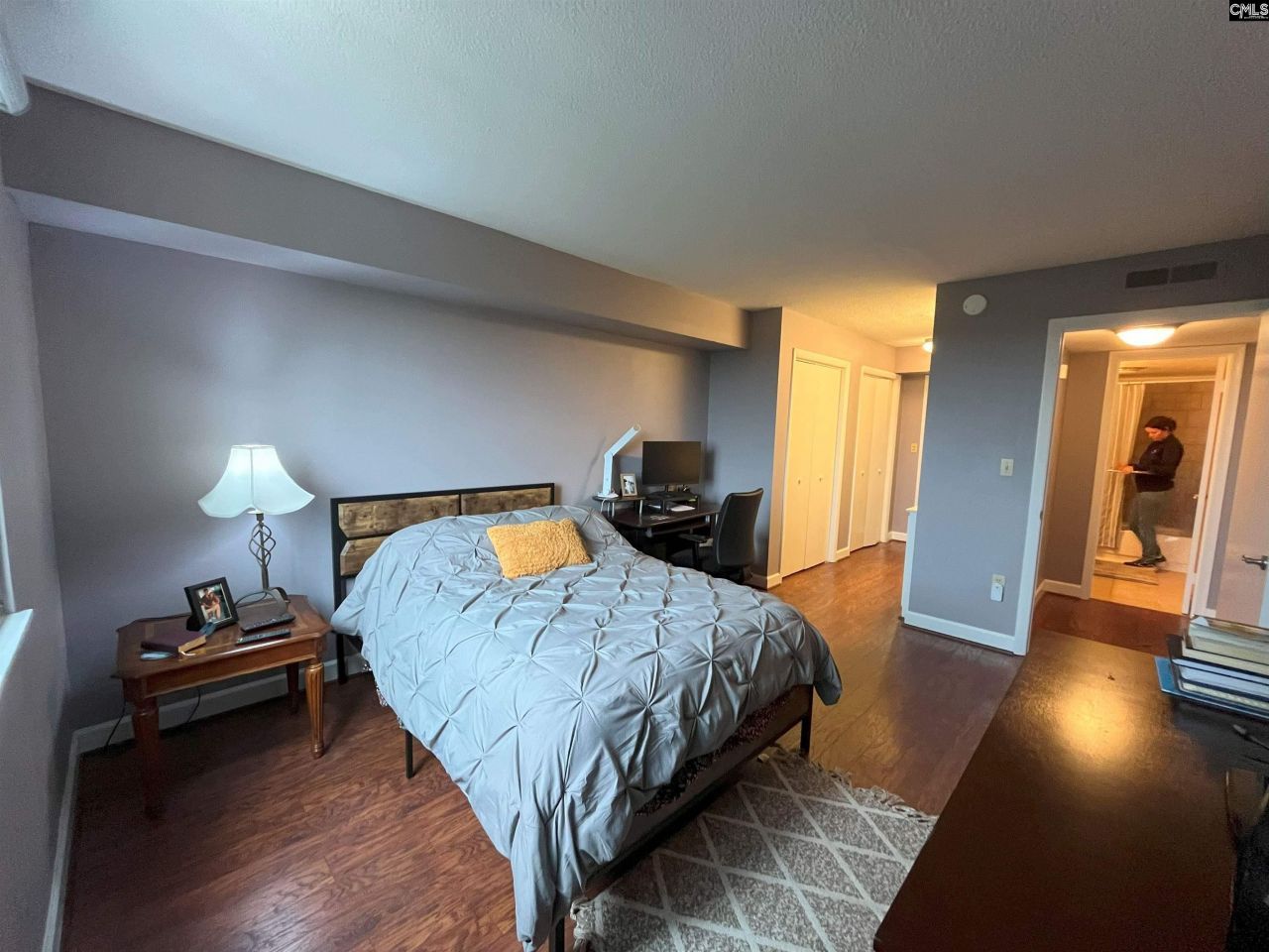 1825 St. Julian Place Photo 23