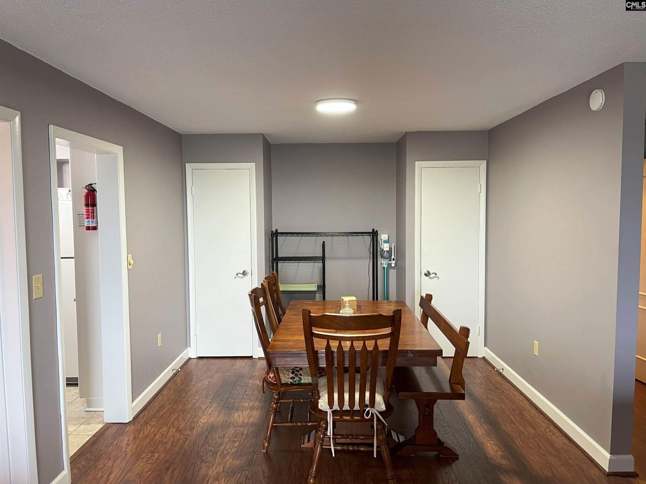 1825 St. Julian Place Photo 7