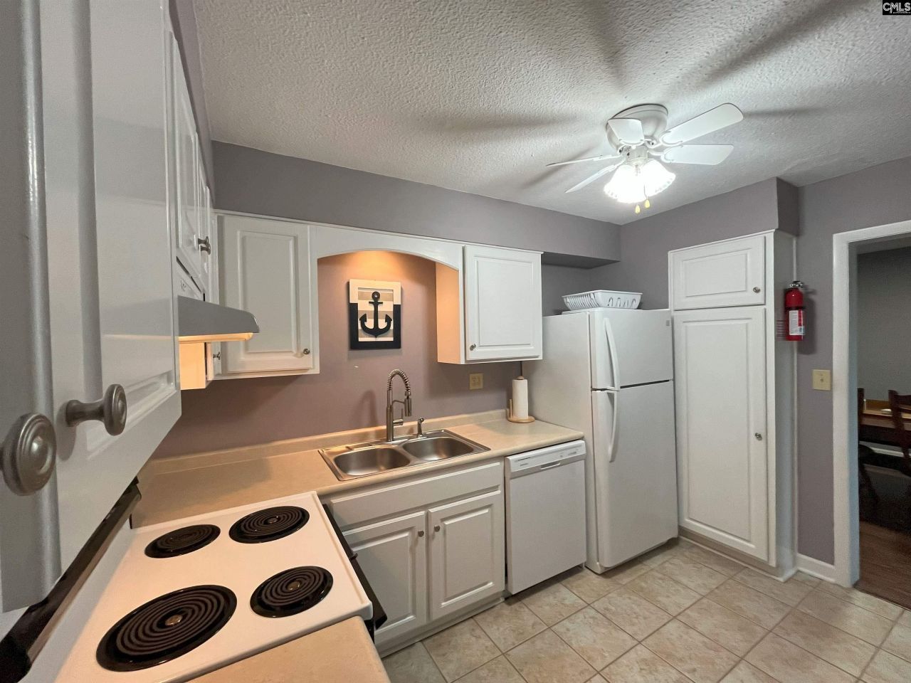 1825 St. Julian Place Photo 8