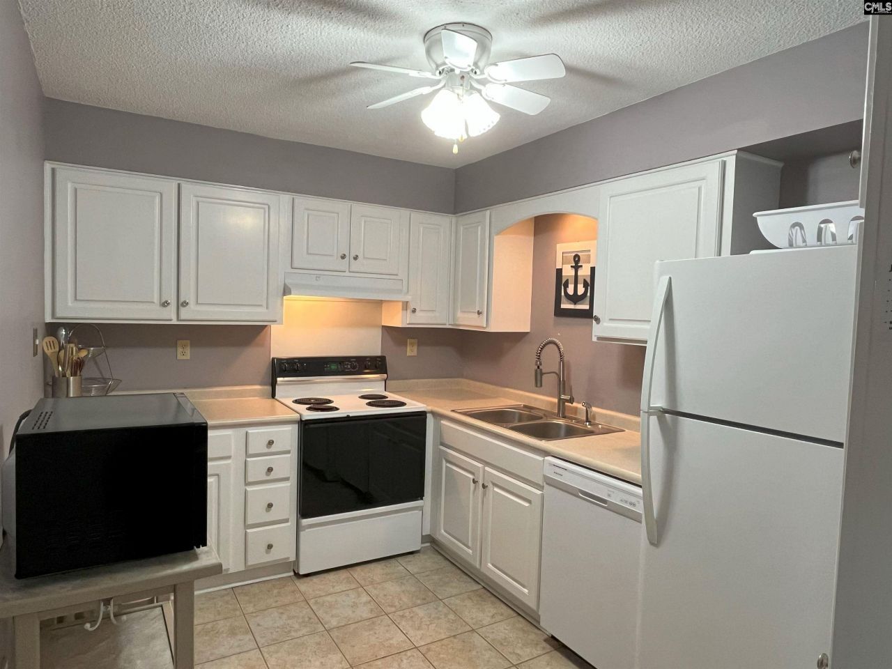 1825 St. Julian Place Photo 9