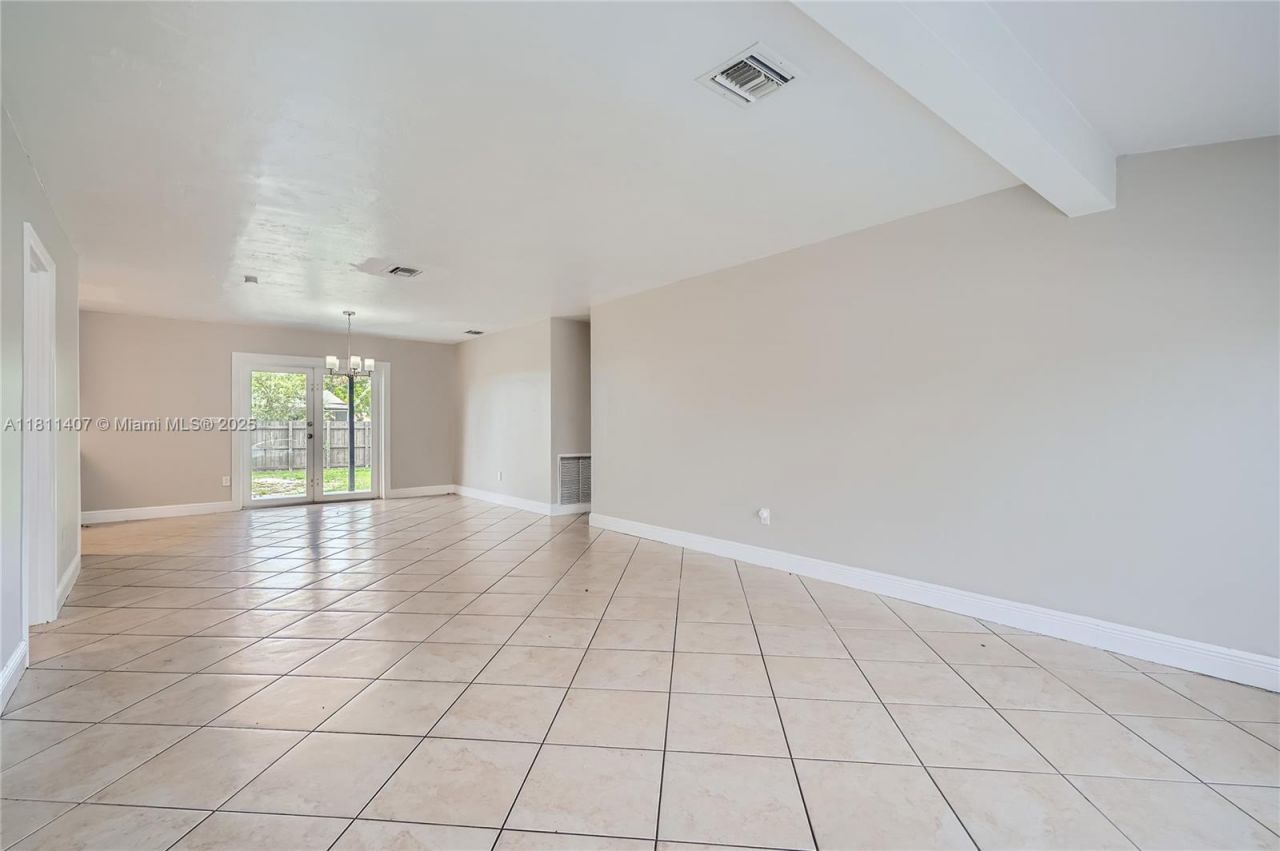 20701 Eagle Nest Rd, Cutler Bay, FL 33189 Photo