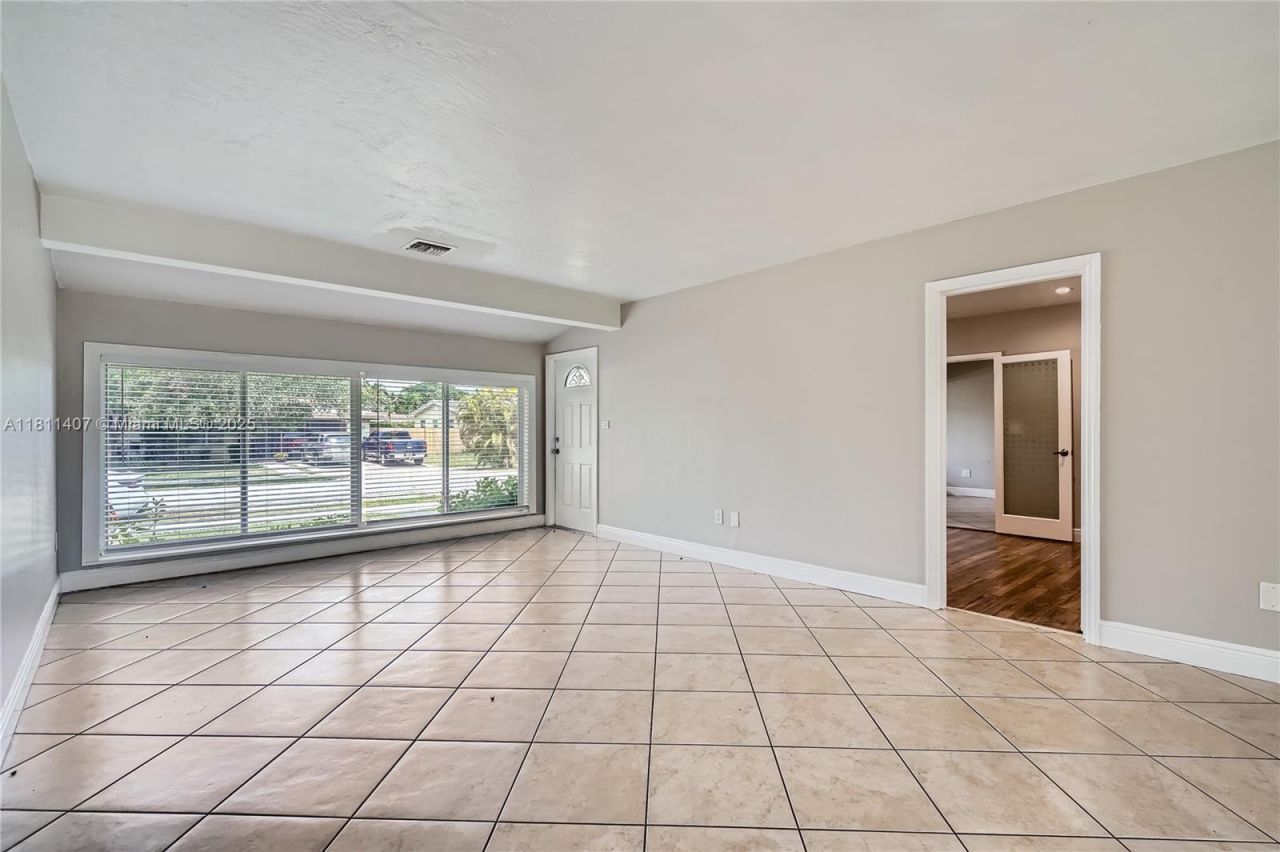 20701 Eagle Nest Rd, Cutler Bay, FL 33189 Photo