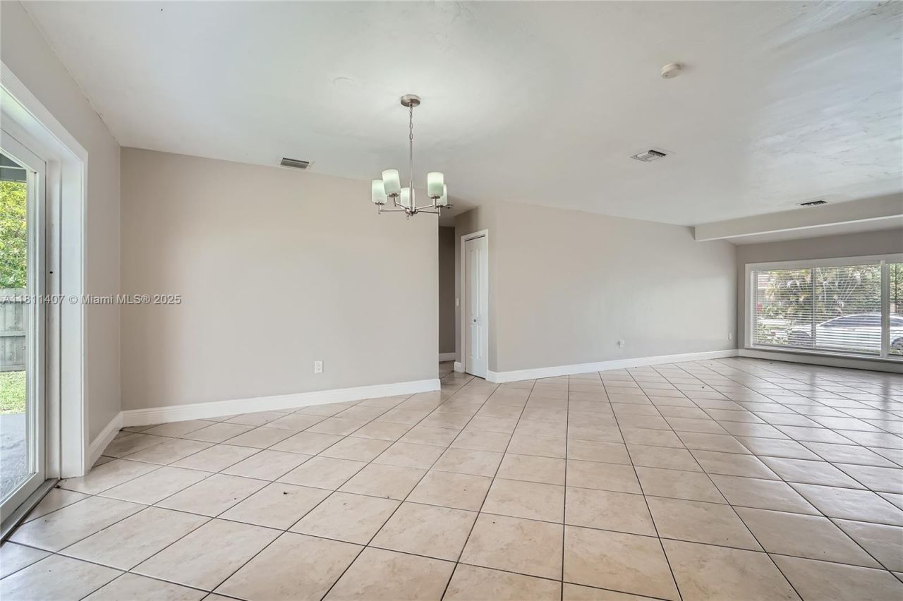 20701 Eagle Nest Rd, Cutler Bay, FL 33189 Photo