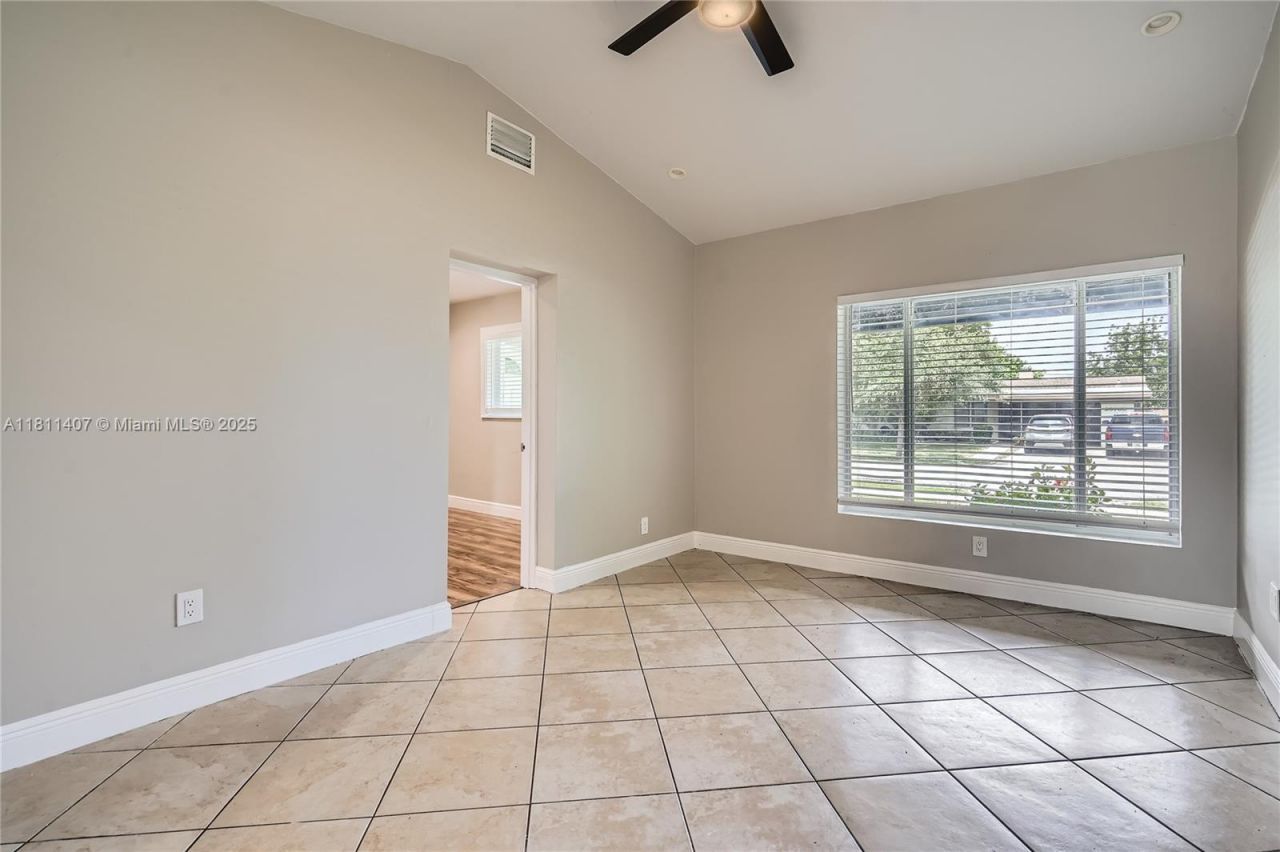 20701 Eagle Nest Rd, Cutler Bay, FL 33189 Photo