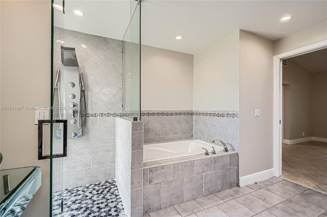 20701 Eagle Nest Rd, Cutler Bay, FL 33189 Photo