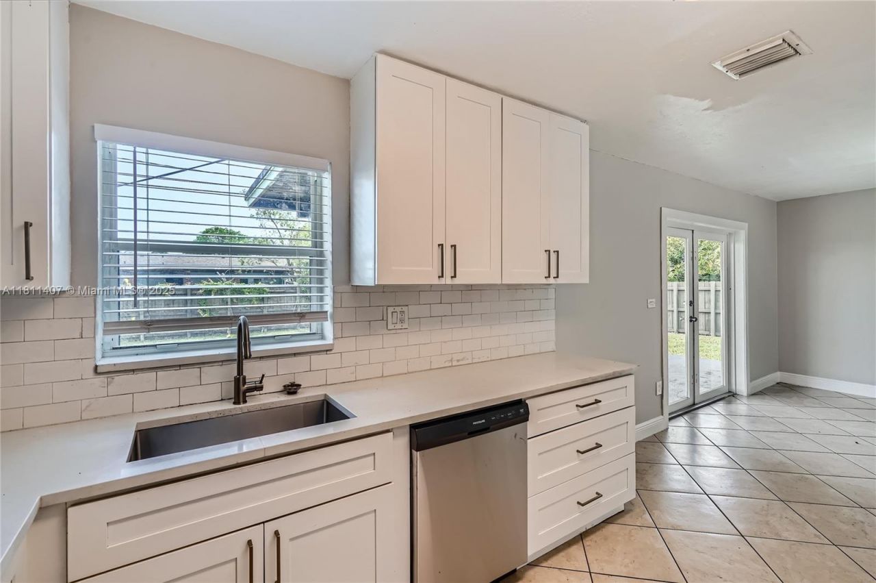 20701 Eagle Nest Rd, Cutler Bay, FL 33189 Photo