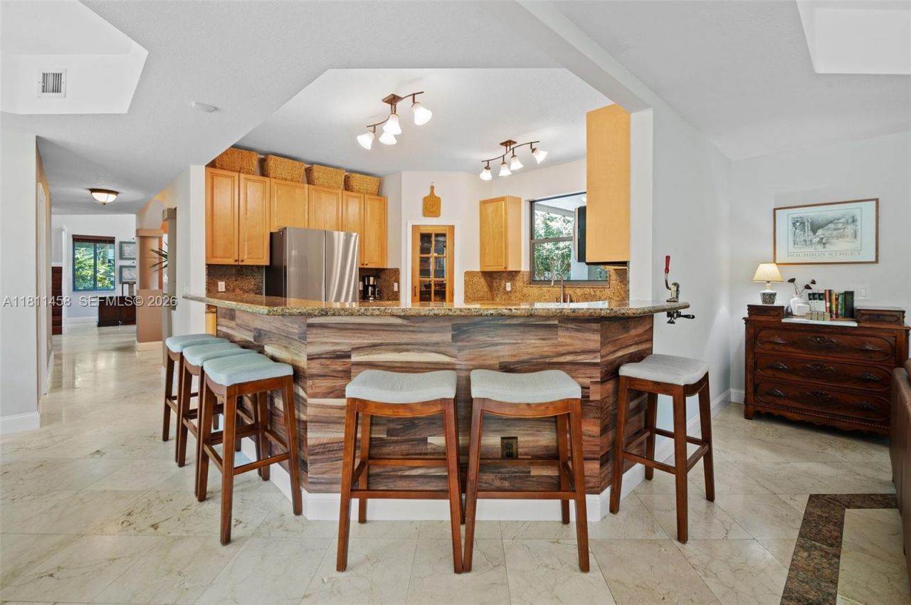 8205 SW 171st Ter, Palmetto Bay, FL 33157 Photo