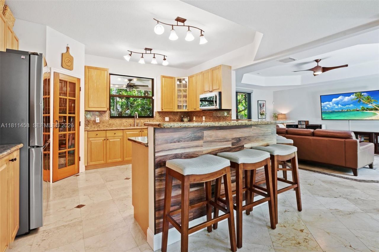 8205 SW 171st Ter, Palmetto Bay, FL 33157 Photo