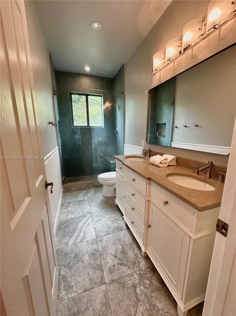 8205 SW 171st Ter, Palmetto Bay, FL 33157 Photo