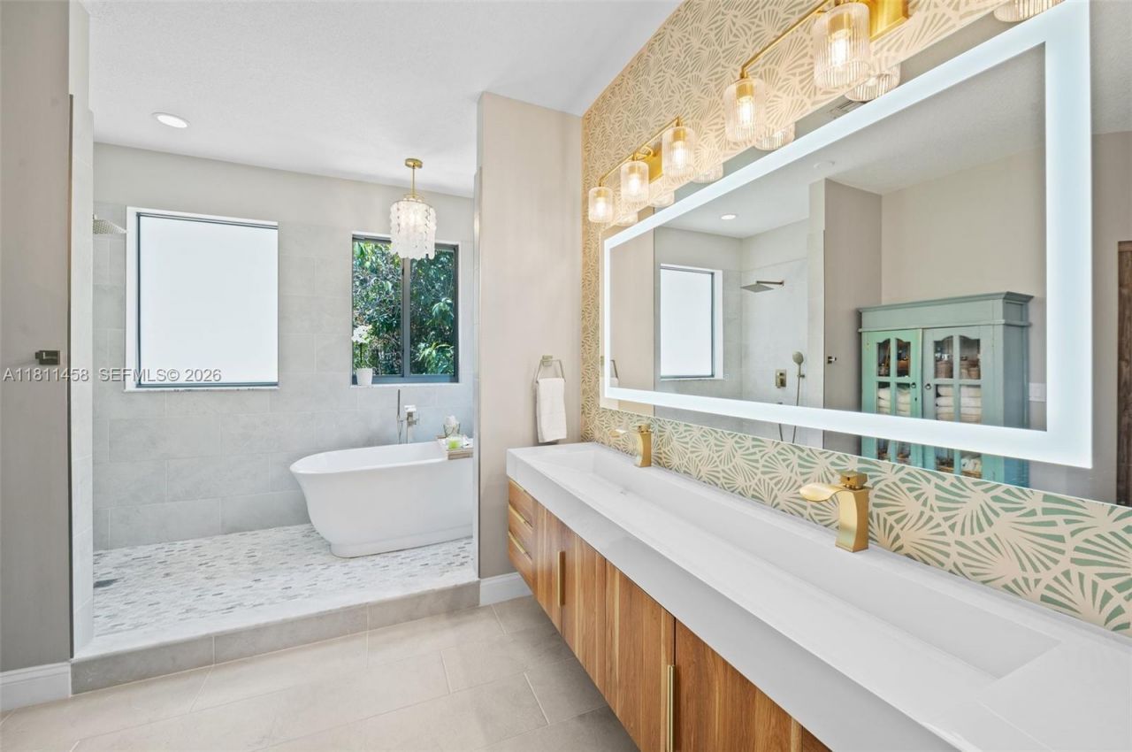 8205 SW 171st Ter, Palmetto Bay, FL 33157 Photo