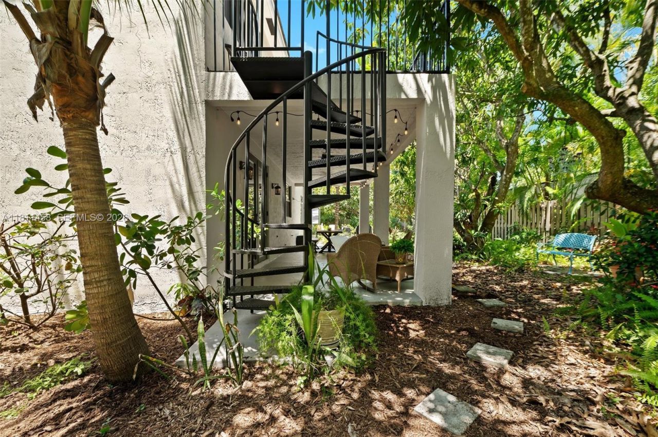 8205 SW 171st Ter, Palmetto Bay, FL 33157 Photo