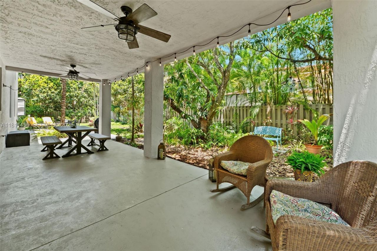 8205 SW 171st Ter, Palmetto Bay, FL 33157 Photo