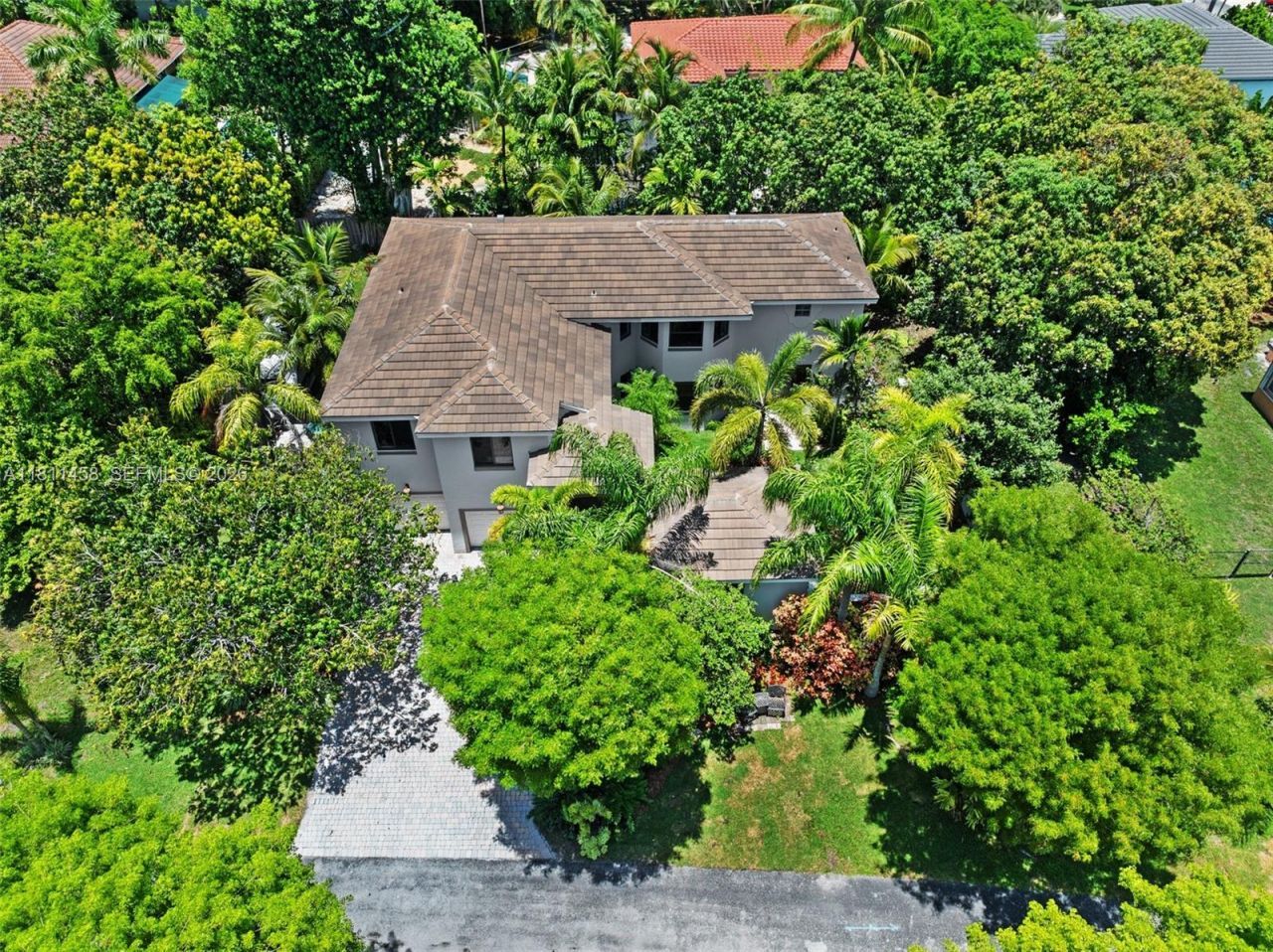 8205 SW 171st Ter, Palmetto Bay, FL 33157 Photo