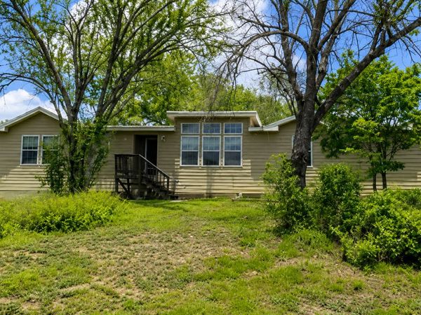 7940 County Road 279, Rio Medina, TX 78066